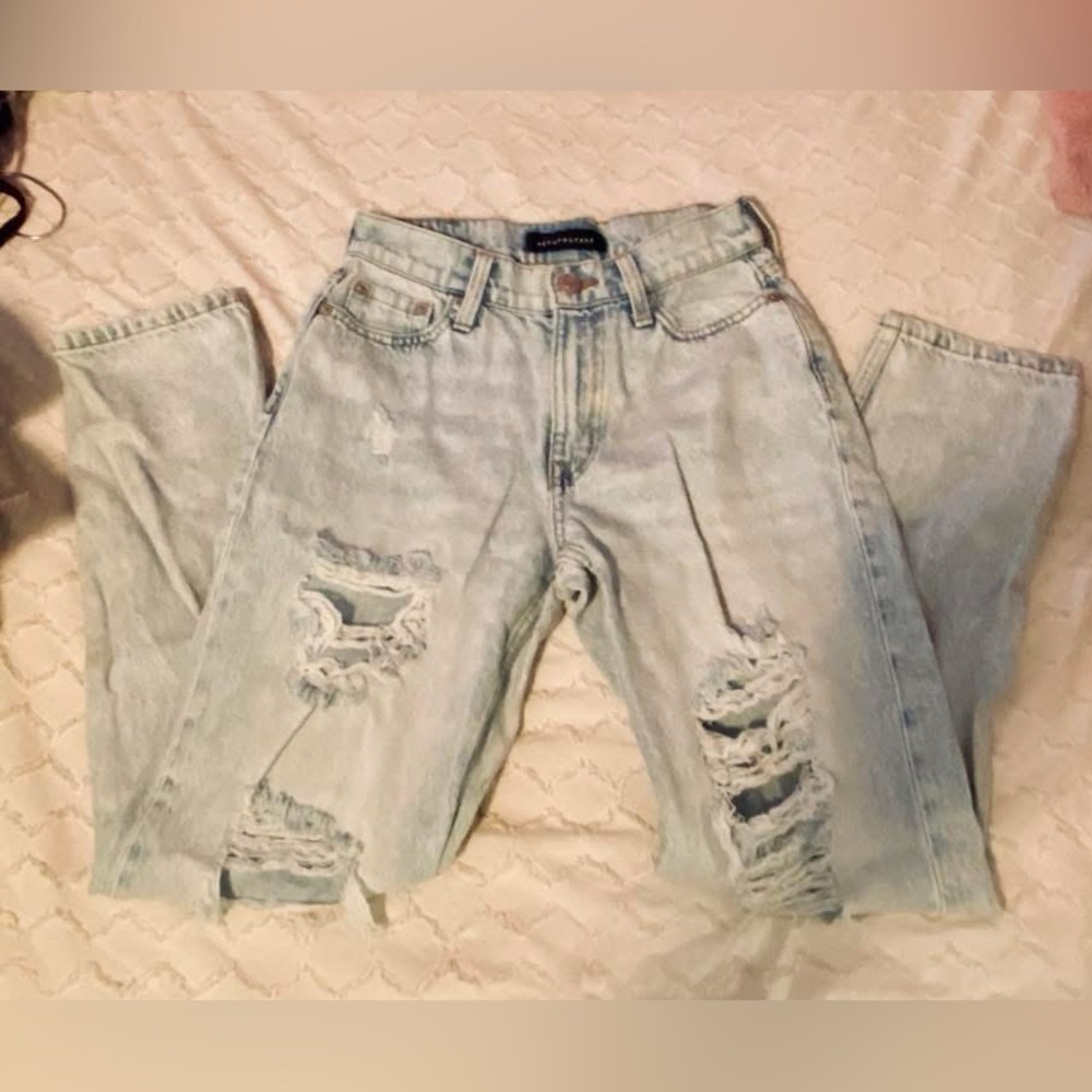 Aeropostale distressed Mom jeans size 00